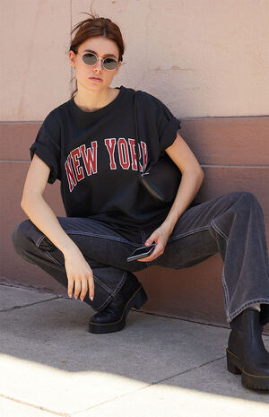 Black New York T-Shirt image number 4