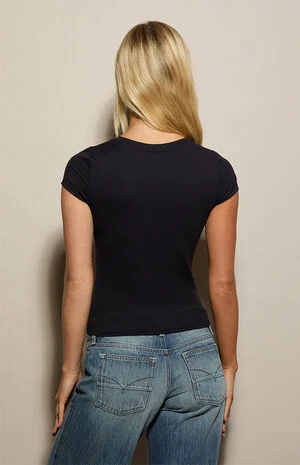 Sleek Crew Neck Short Sleeve T-Shirt image number 3