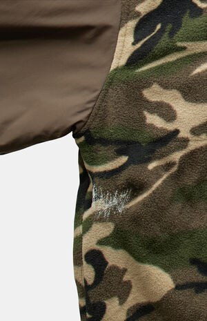 2000s Camo Fleece Pullover Hoodie image number 2