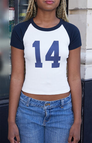 Bella 14 T-Shirt image number 2