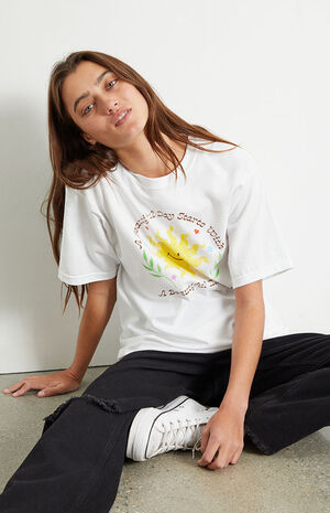 Beautiful Day Oversized T-Shirt image number 4