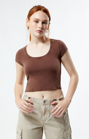 Courtyard Scoop T-Shirt image number 2