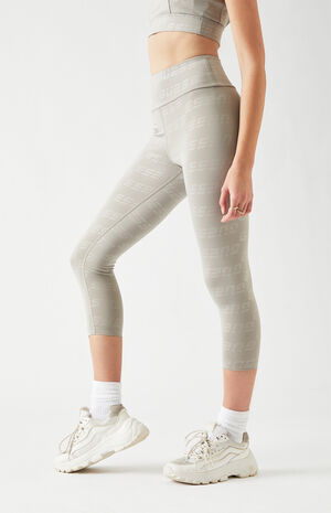 Active 3/4 Leggings image number 3