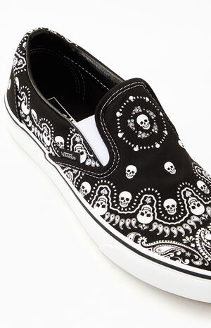Classic Slip-On Bandana Shoes Classic Slip-On Bandana Shoes image number 6