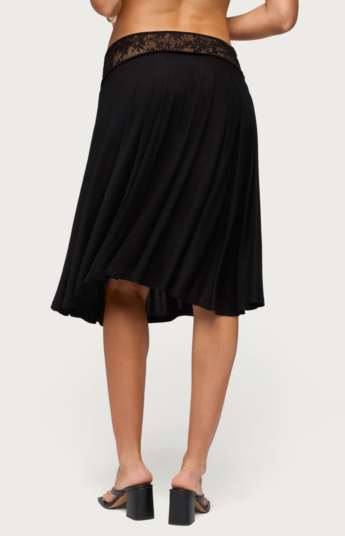 Edikted Winonah Crochet Midi Skirt