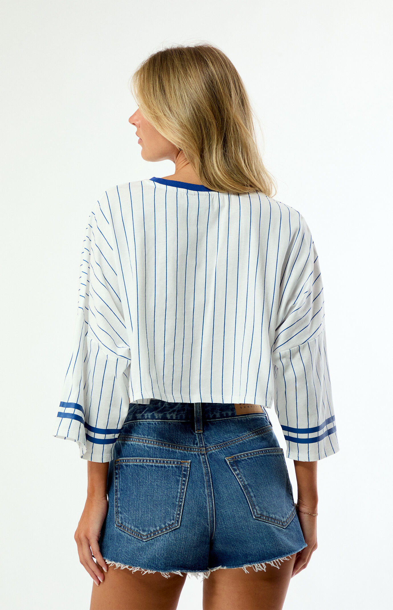 WILD COLLECTIVE Los Angeles Sport Long Sleeve Cropped T-Shirt