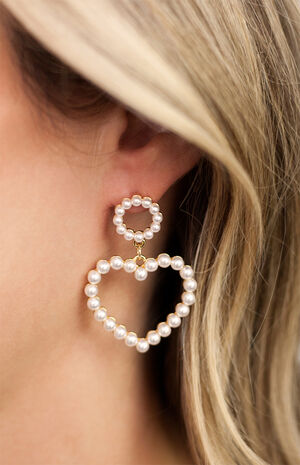 Loving Pearl Heart Earrings image number 2