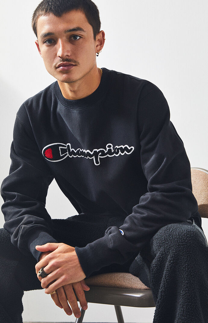 Champion reverse weave hotsell chenille script pullover hoodie