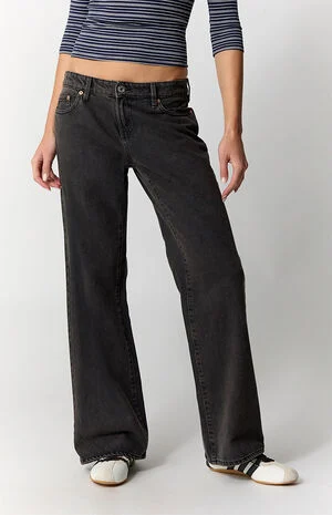 Zoe Low Rise Girlfriend Jeans Black image number 2