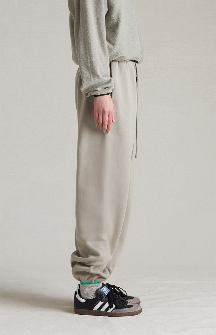 ボトムスその他 FEAR OF GOD WOMEN`S RELAXED SWEATPANT (130SP255414FW CLOUD) Fear of God Essentials SS22 Relaxed Sweatpants 'Dark Oatmeal