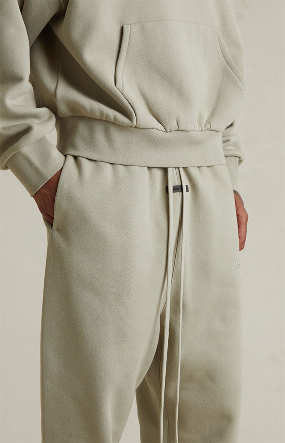 Fear of God ESSENTIALS Abbey Stone Fleece Relaxed Sweatpants thumbnail 6