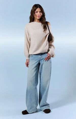 Kaia Ultimate Low Rise Baggy Jeans Button Pocket Light Blue image number 1