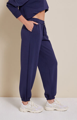 Active Classic Sweatpants image number 3
