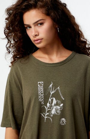 Lilium Hemp Box  Oversized T-Shirt image number 2