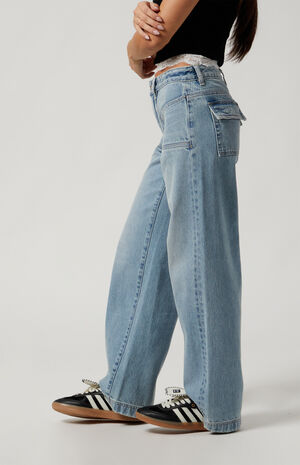 Casey Low Rise Baggy Jeans Patch Pocket Light Indigo image number 3