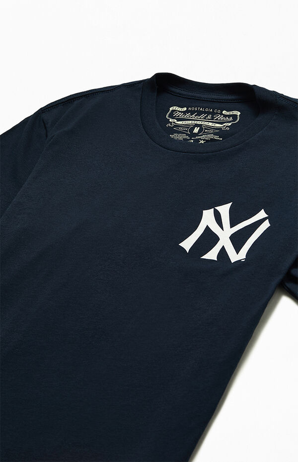 Mitchell & Ness Men's New York Yankees World Series T-Shirt in Sand - Size Medium