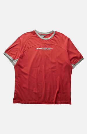 Red 2000s Nike Graphic T-Shirt image number 1
