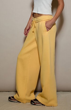 Ultra Soft Fleece Baggy Sweatpants image number 4
