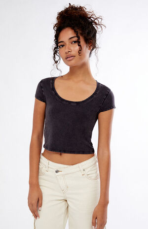 Courtyard Scoop T-Shirt image number 1