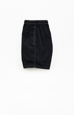 Black Baggy Contrast Crinkle 8" Swim Trunks image number 3