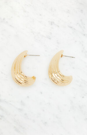 Ribbed Teardrop Hoop Earring image number 1