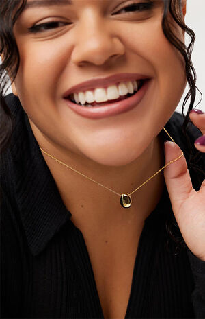 Pebble Mini Gold Pendant Necklace image number 3