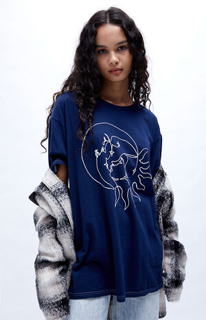 Sun Moon Kiss T-Shirt Sun Moon Kiss T-Shirt image number null