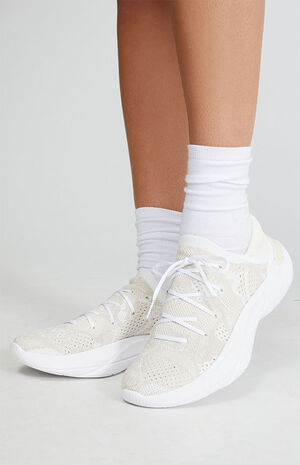 Women's Explorer Blitz Stride Lace Sneakers image number 2