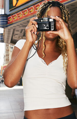 V-Neck Lace T-Shirt image number 1