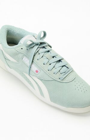 Women's Green Freestyle Lo Sneakers image number 6