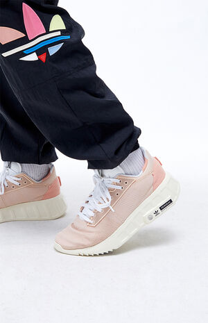 Women's Blush Geodiver Sneakers Women's Blush Geodiver Sneakers image number null