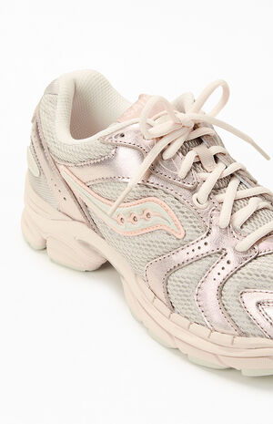 Women's ProGrid Triumph 4 Premium Sneakers image number 6