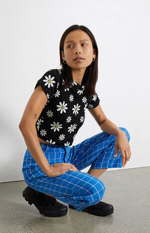 Smiley Garden Cropped T-Shirt image number 1