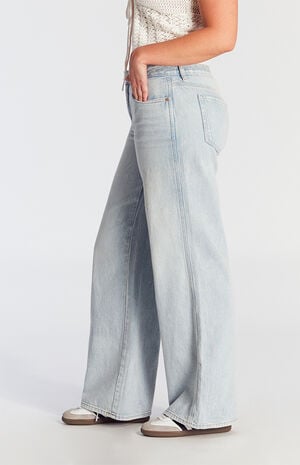 Casey Low Rise Baggy Jeans Light Indigo Wash Casey Low Rise Baggy Jeans Light Indigo Wash image number 4