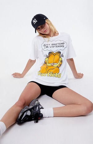 Garfield Listening T-Shirt