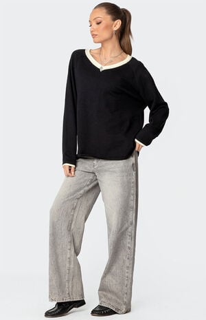 Contrast V Neck Knit Sweater image number 4