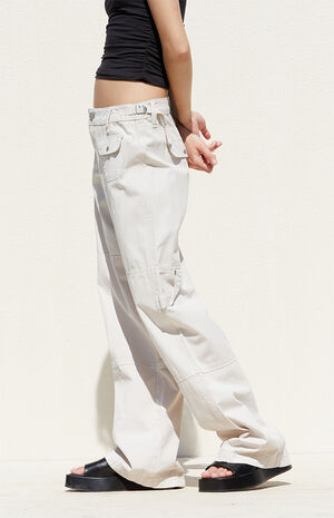 Beige Low Rise Baggy Cargo Pants image number 3