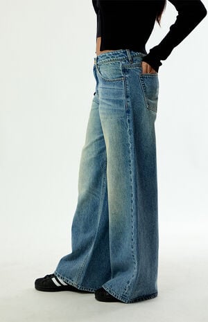 Low Rise Extreme Baggy Jeans image number 4
