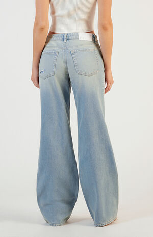 Casey Low Rise Baggy Jeans Ripped Light Indigo image number 4