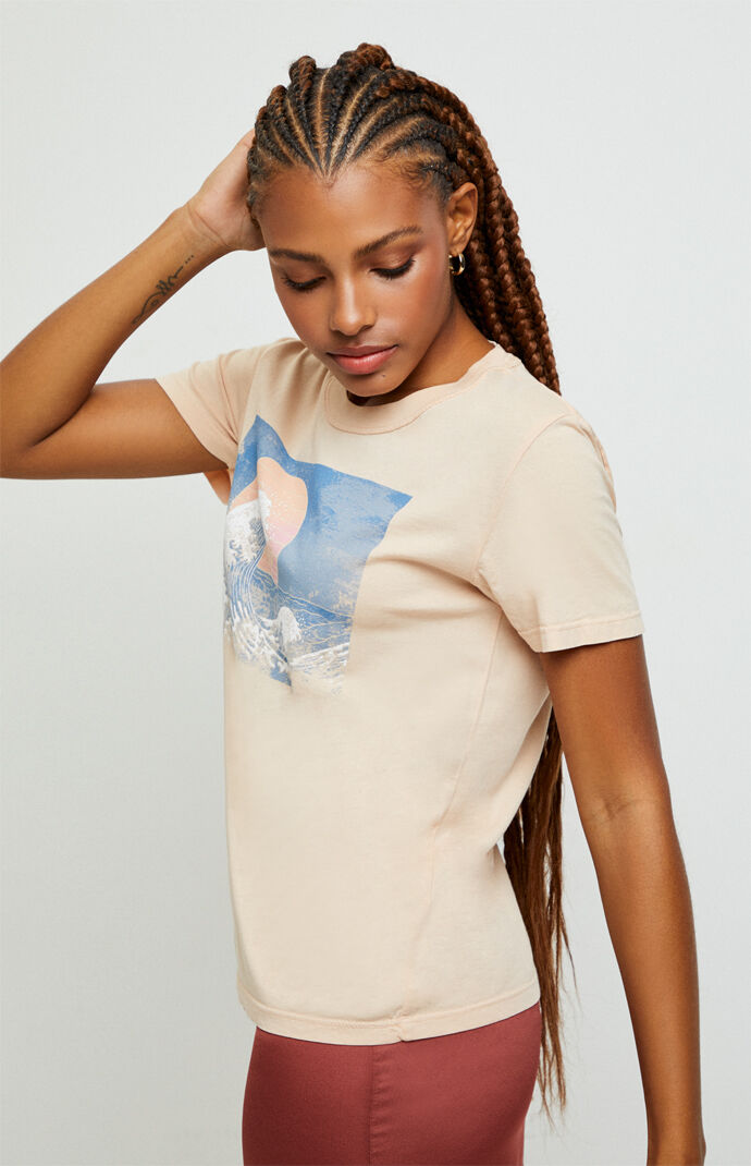 Pretty Wave T-Shirt