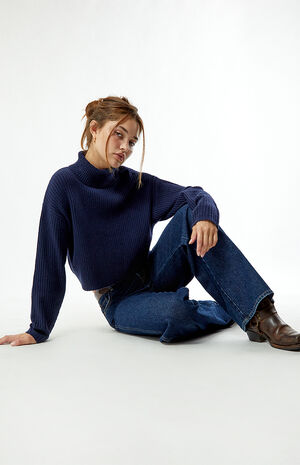 Easy Cropped Turtleneck Sweater image number 5