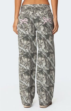 Camo & Bow Low Rise Jeans image number 4