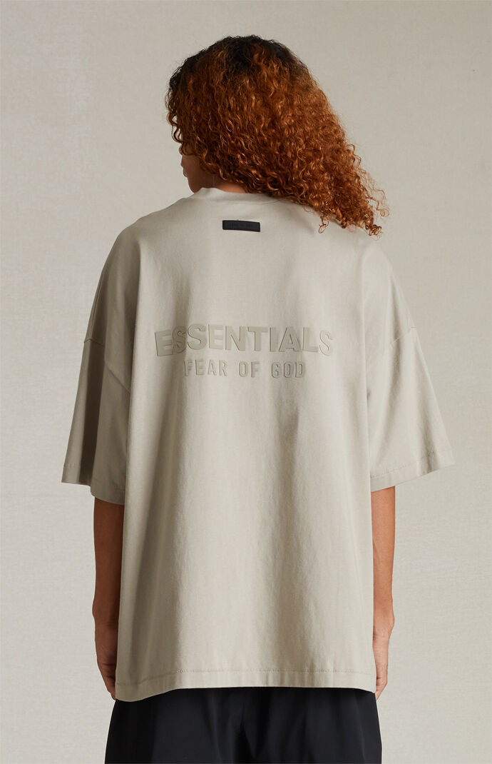 人気 ☆FEAROFGOD☆ V-NECK T-SHIRT SEAL - 24SS Fear of God Essentials SS24 V Neck T-Shirt 'Seal' 125SP244215F
