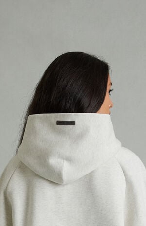 Women's Heather Oatmeal '90s Embossed Raglan Cropped Hoodie image number 5