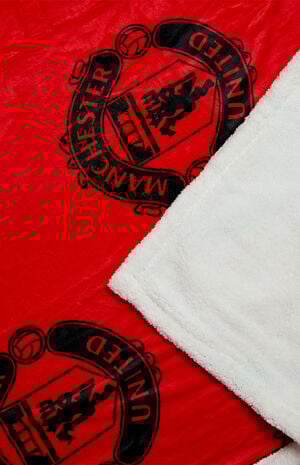 Manchester United FC Classic Throw Blanket image number 2