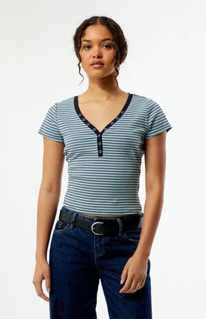 Poppy V-Neck Button T-Shirt image number 2