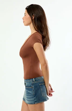 Lucy Deep V Short Sleeve Top image number 3