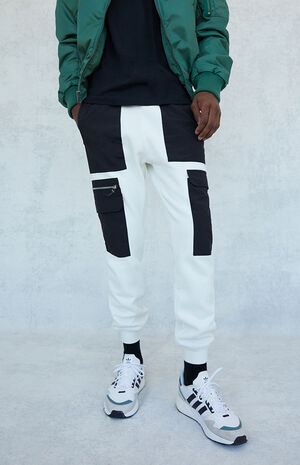 Tech Nylon Cargo Sweatpants Tech Nylon Cargo Sweatpants image number null