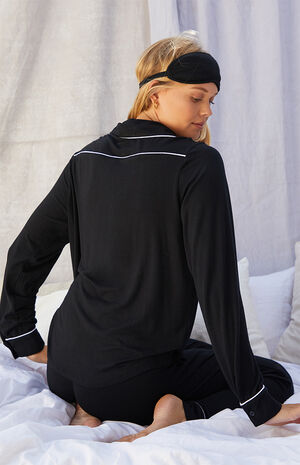Eye Mask & Long Sleeve Pajama Set image number 4