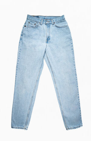 Levi's Light Wash '90s High Waisted Jeans image number 1